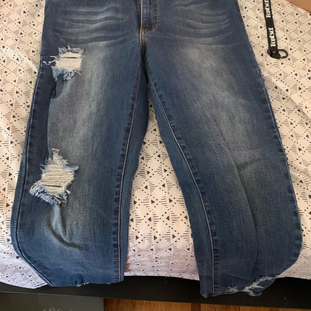 Jeans - Picture 2 of 3